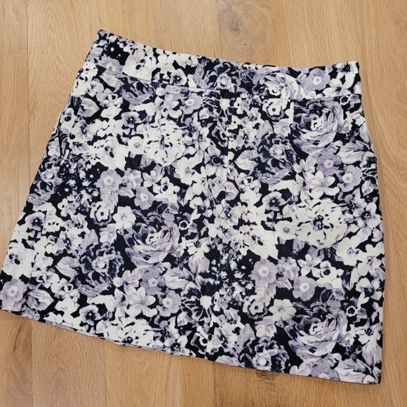 Gap Floral Skirt - Picture 2 of 5